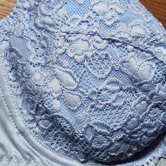 Vintage Chantelle Made in France Unlined Lace Bra 38C Light Blue - Picture 4 of 8